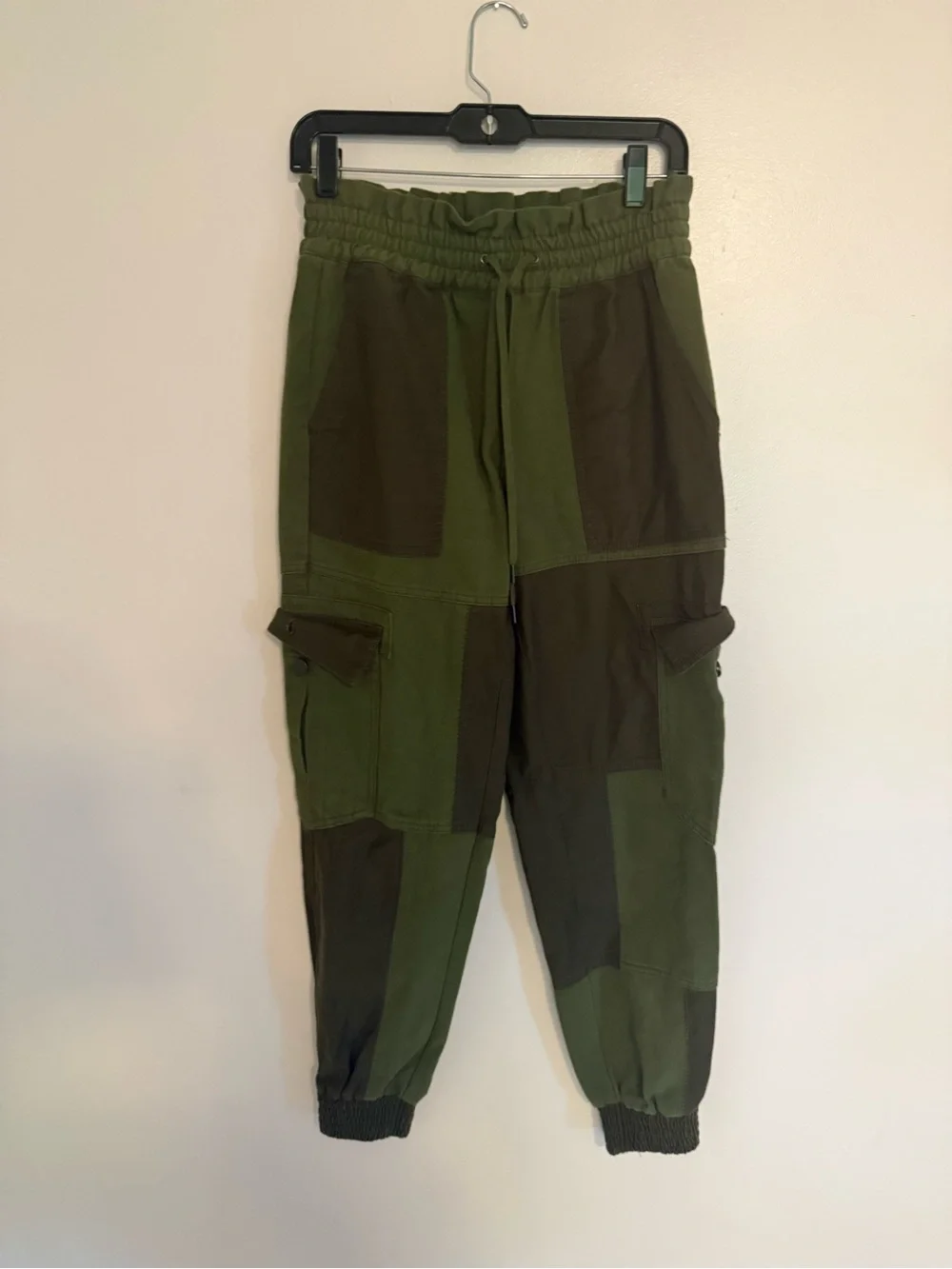 Alice + Olivia Jogger Tribeca Patchwork in Green